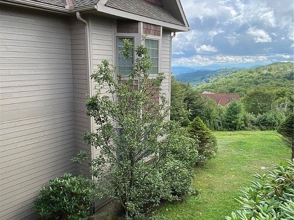5th image of 525 Craggy Pointe #10B