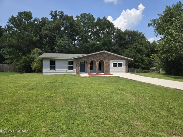 319 Pinewood Court, Jacksonville, NC 28546