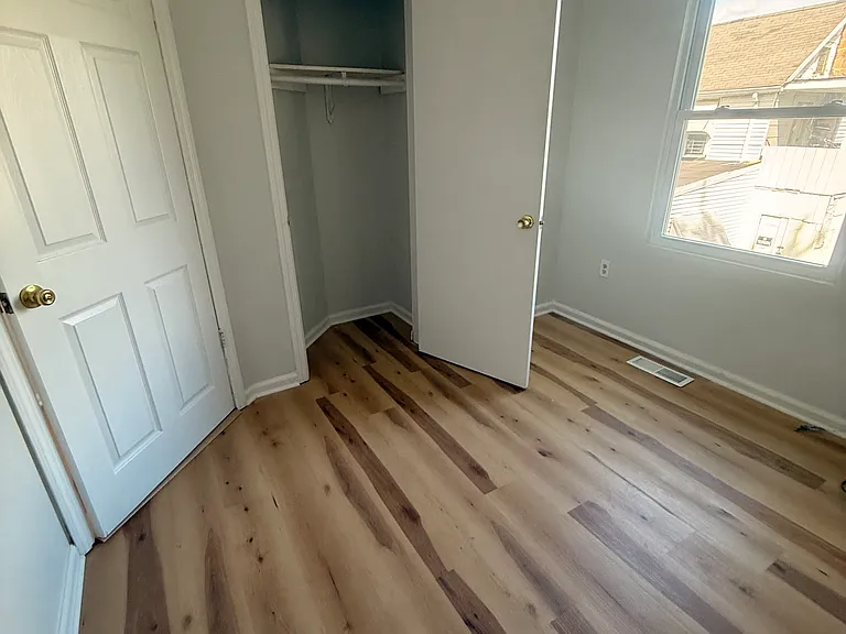 21 Avenue A — Photo 11