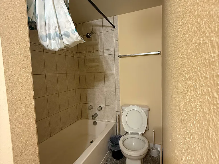 1550 Cross Lake Blvd #C — Photo 7