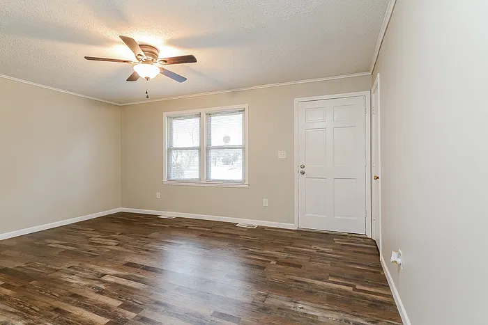 3 bed, 1.5 bath, 1365 sqft, $1,625 — Photo 3