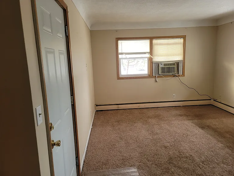 914 Burr St #4 — Photo 11