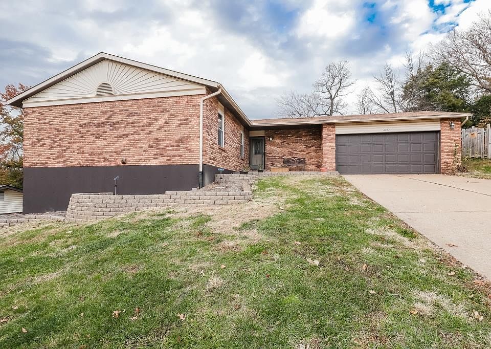2nd image of 2027 San Angelo Dr