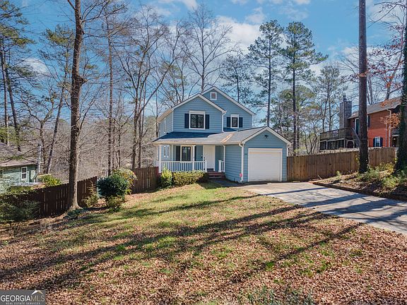 2nd image of 580 Lake Dr