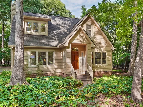 8202 Reynard Rd, Chapel Hill, NC 27516