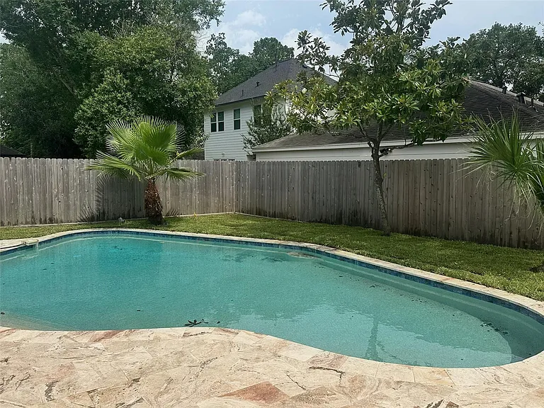 2287 Woodland Springs St — Photo 2