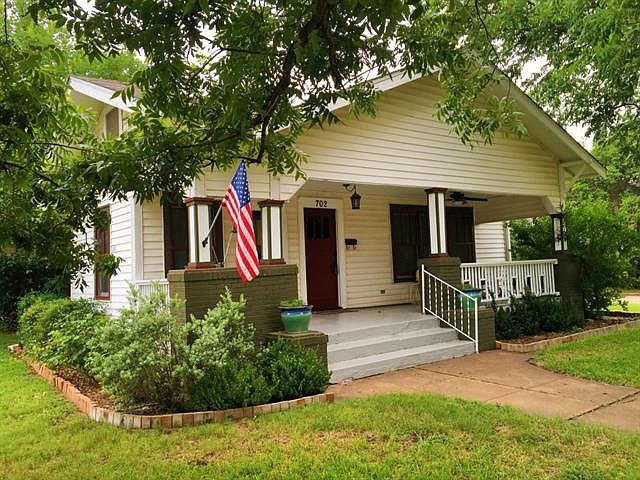 1st image of 702 Coggin Ave