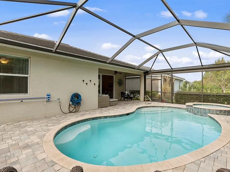 16148 Bonita Landing Cir — Photo 6
