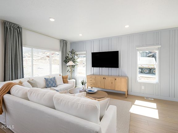 4th image of 2377 N Wildwood Ln