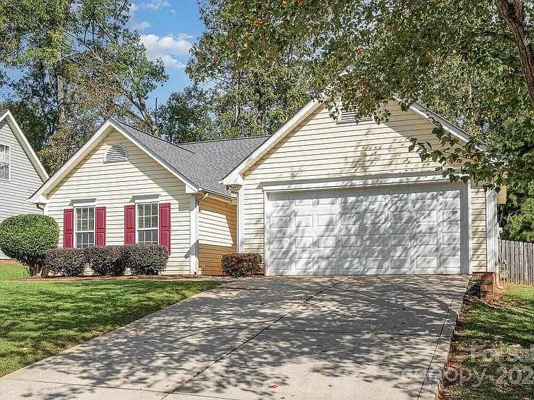 1247 Spring View Ct — Photo 1