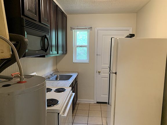4th image of 103 Ellinor Ct #A