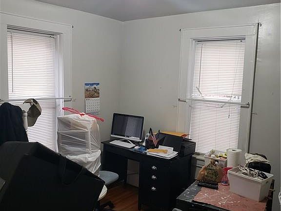 5th image of 400-402 Lincoln Ave