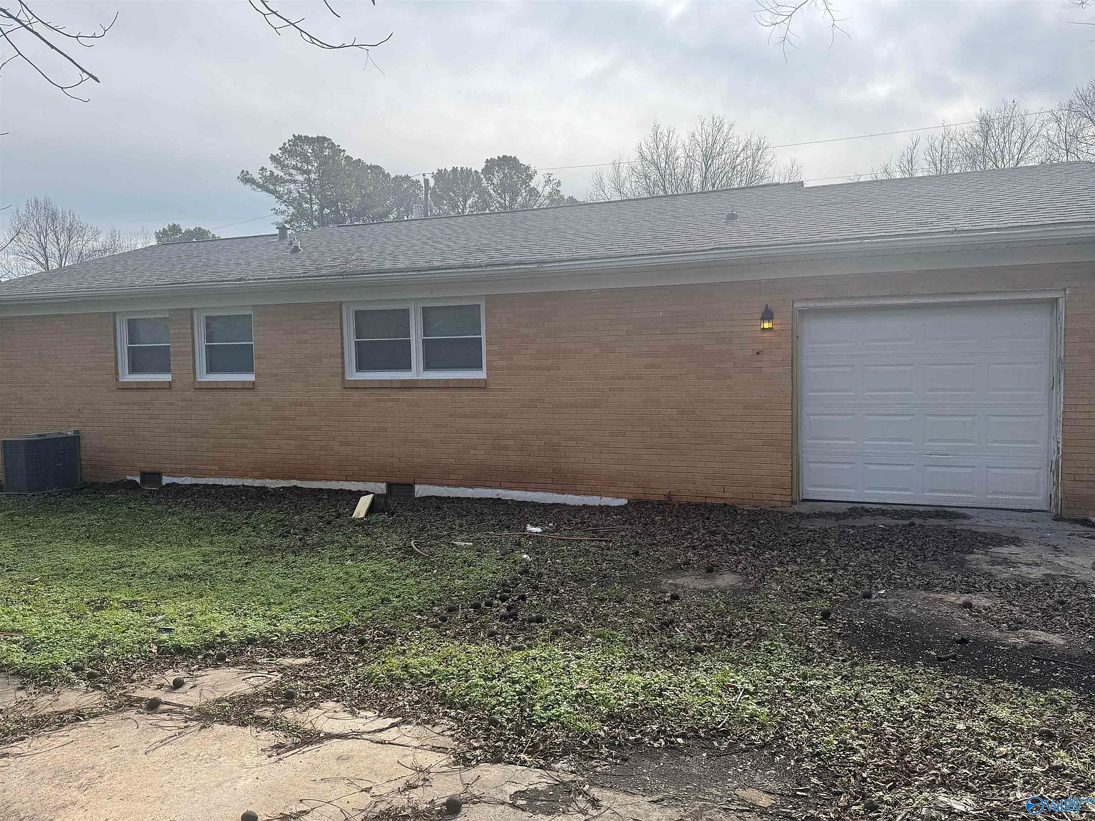 3 bed, 2.0 bath, 1400 sqft, $1,395 — Photo 2