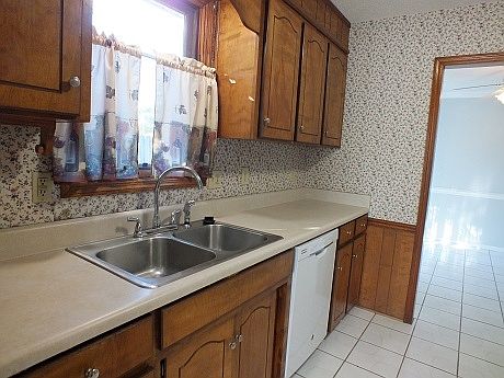 5th image of 306 Blue Bonnet Dr