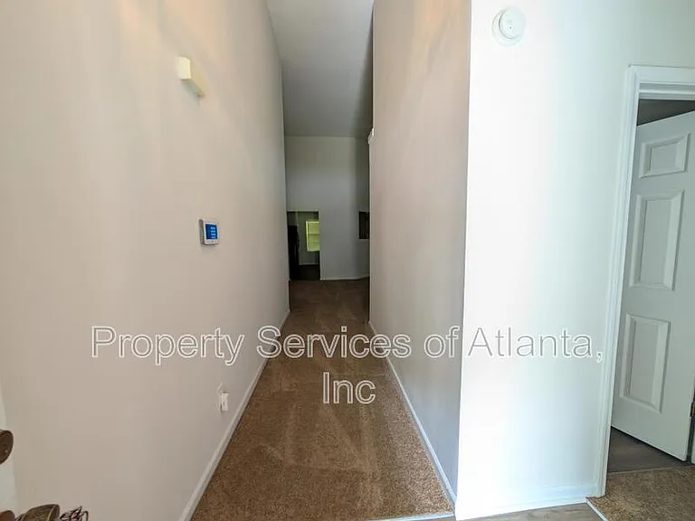2047 Mulberry Ln — Photo 3