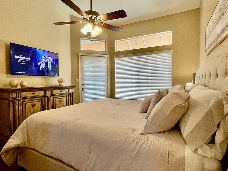 1147 E Amberwood Dr — Photo 15