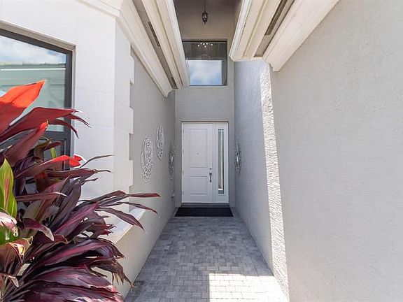 3rd image of 16393 Cabernet Dr