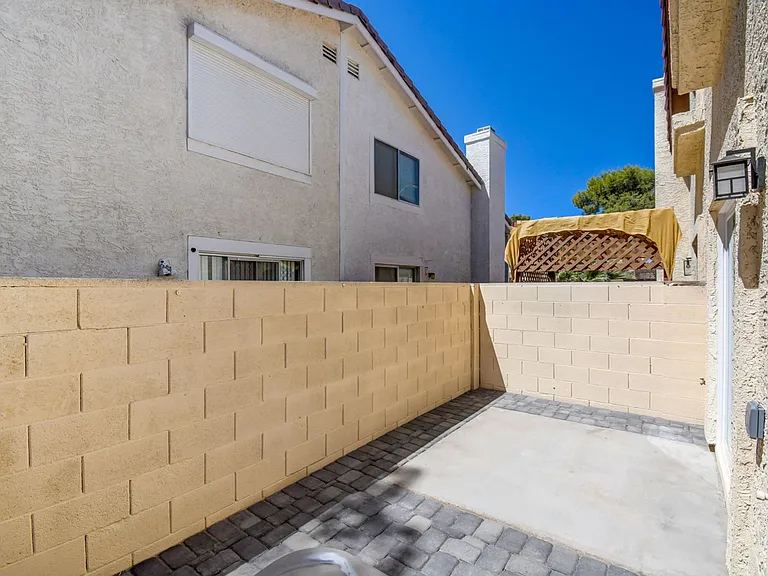 105 Gooseberry Ln — Photo 32