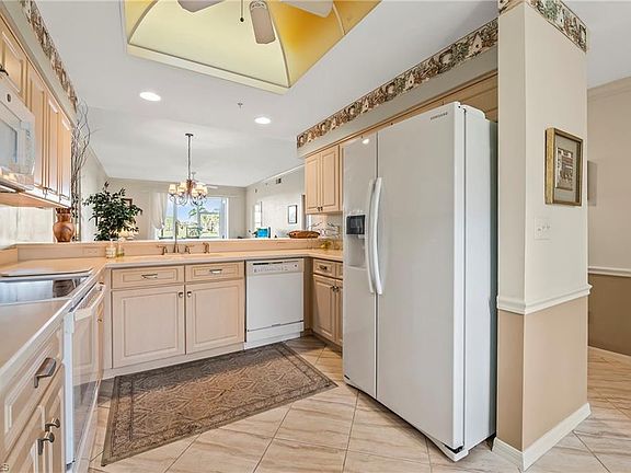 5th image of 26961 Clarkston DR #9106