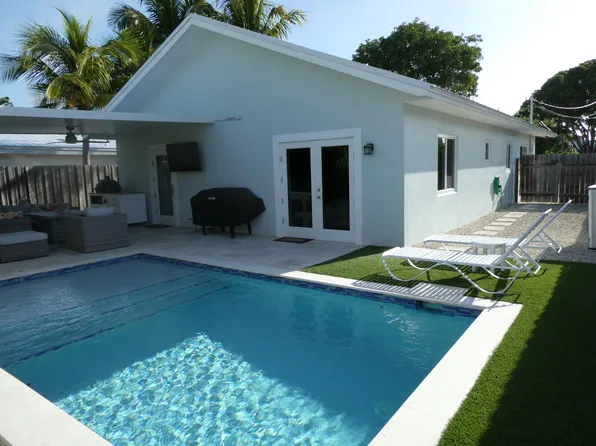 215 S Coconut Palm Blvd, Tavernier, FL 33070