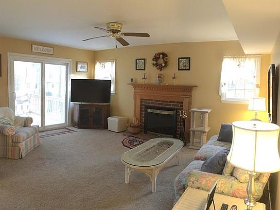 4th image of 9713 Dove Hollow Ln