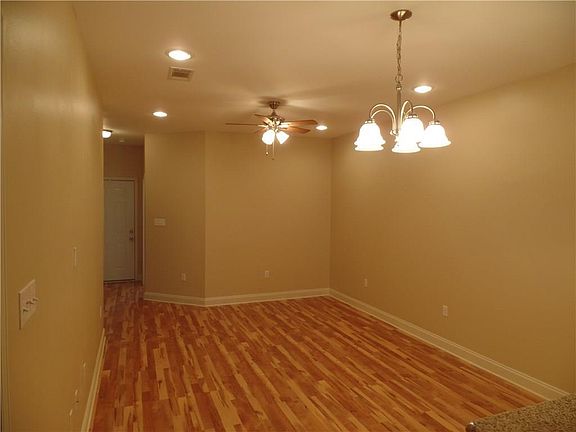 4th image of 207 Bella Sera Ln