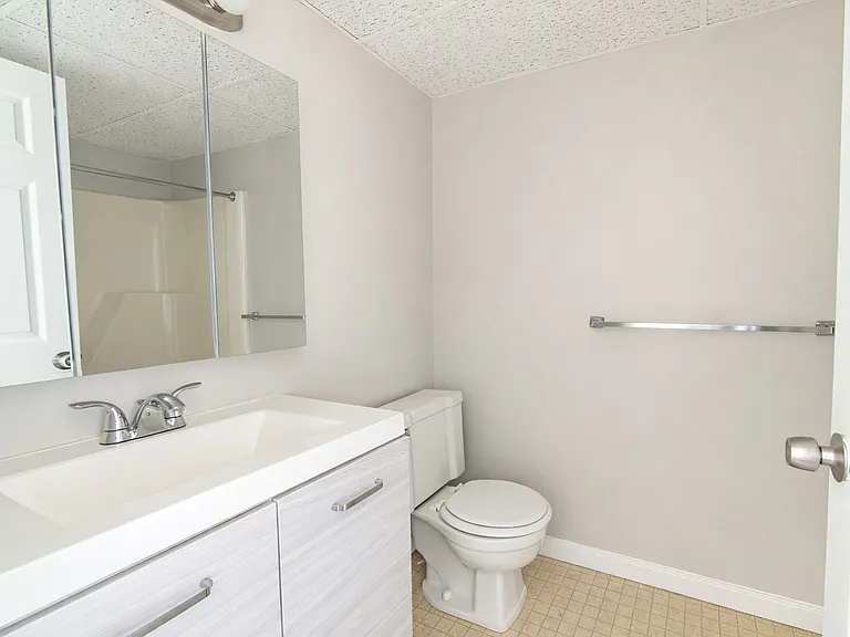 Bathroom 2B/2B