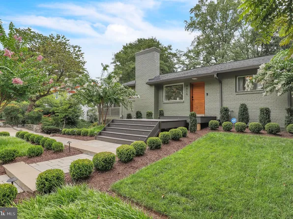 7016 River Rd, Bethesda, MD 20817