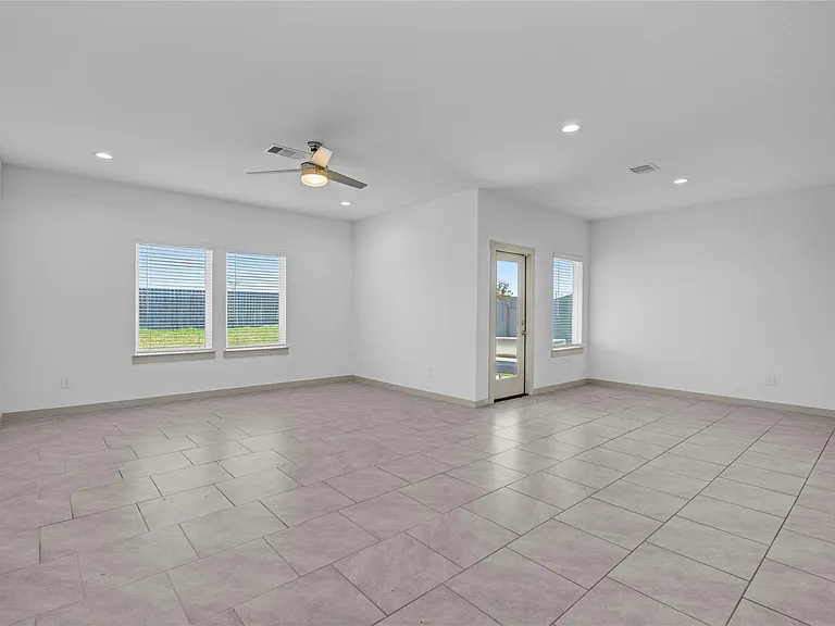 29847 Reagans Ranch Dr — Photo 10