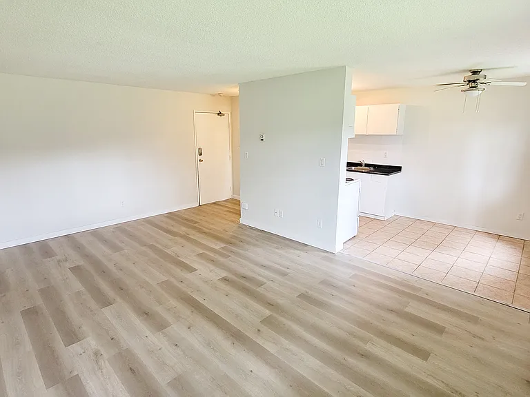 2525 Hill Tout St — Photo 8