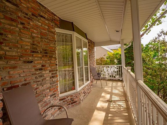 5th image of 94 Hathorn Blvd