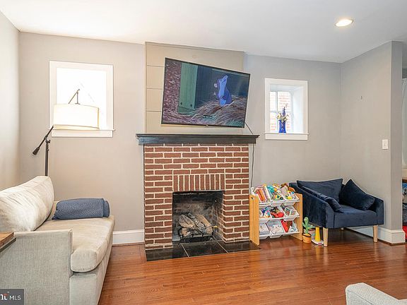 5th image of 431 W Baltimore Ave
