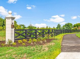 24 Windwood Dr, Hartland, WI 53029