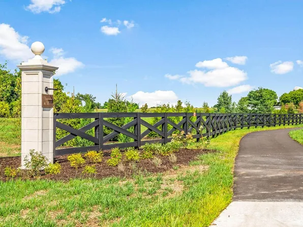 2690 LAKE BREEZE LANE, Hartland, WI 53029