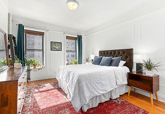 3rd image of 1605 York Ave APT 2B