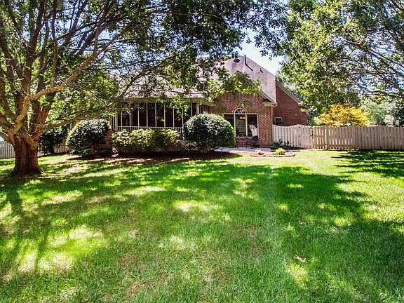 3rd image of 1704 Criswell Hill Ln