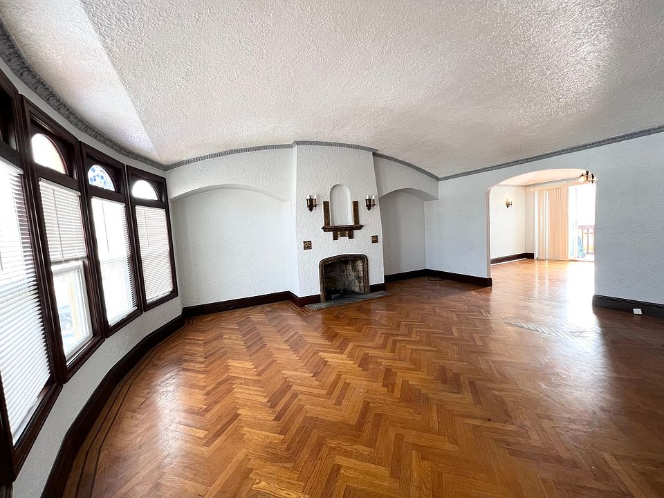1st image of 717 Huron Ave