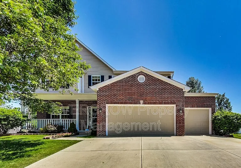 1047 Andrew Ct — Photo 2