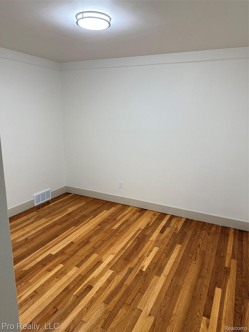 18288 Glastonbury Rd, photo 13