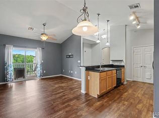 39 Kassebaum Ln APT 305, Saint Louis, MO 63129