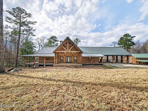 3rd image of 672 Falls Rd