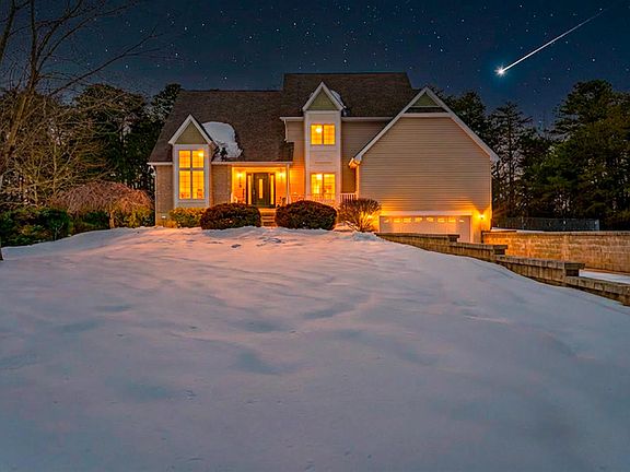 2nd image of 892 Hogbin Rd