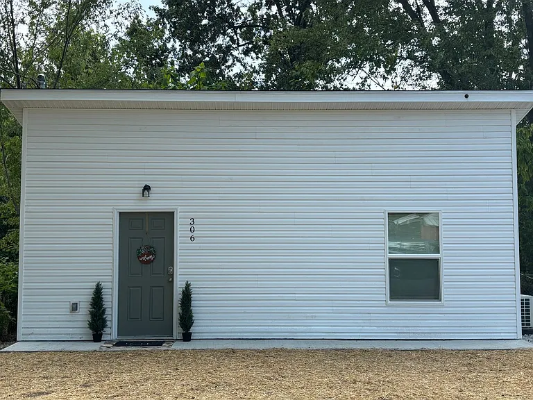 306 W Forest Ave — Photo 1