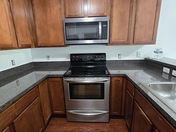 4th image of 3215 Goldeneye Ln