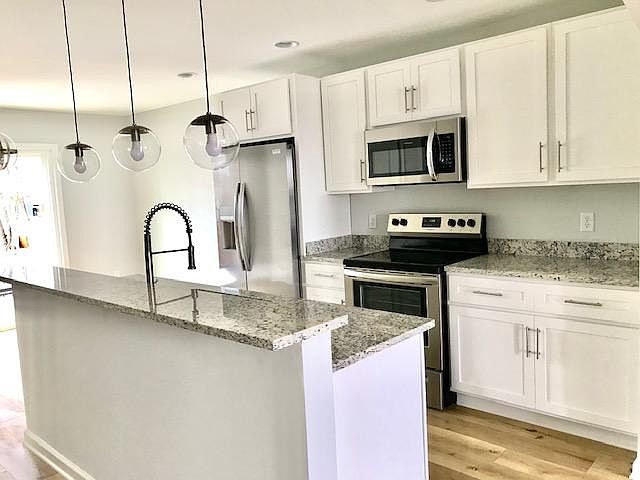 1st image of 216 Ashlyn Dr
