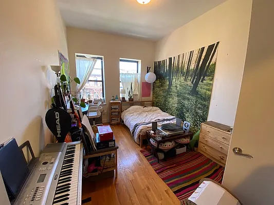 Rented by Mdays Realty | media 19