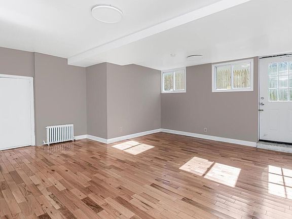 3rd image of 665 Warburton Ave