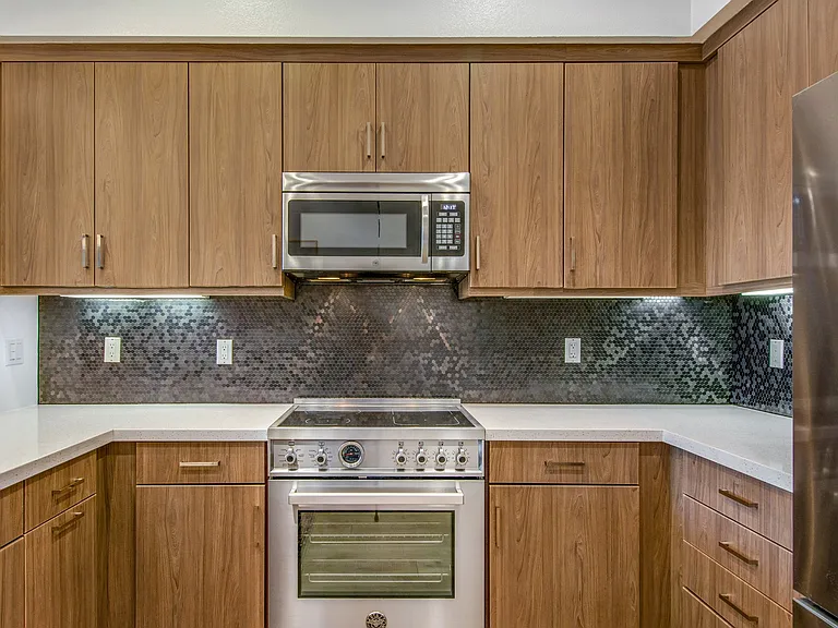 205 Elm Ave — Photo 7