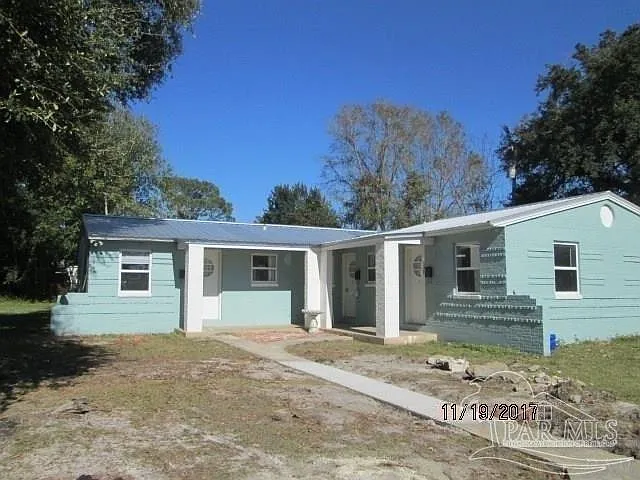 6 Rowland Ct