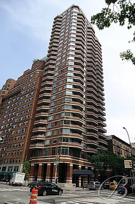 Sold by Bellmarc Realty | media 8